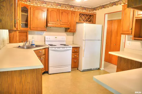 298 Jana Rd, Macomb, IL 61455 photo 10