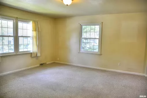 298 Jana Rd, Macomb, IL 61455 photo 5
