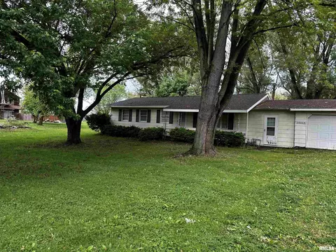 26025 N Weldon Rd, Canton, IL 61520