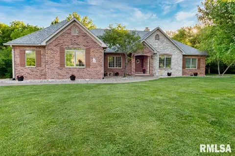 6 Wildwood Ct, Washington, IL 61571