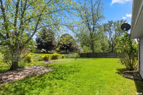 Exterior - 110 Bess St, Washington, IL 61571 photo 7 of 7