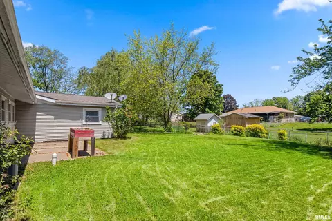 Exterior - 110 Bess St, Washington, IL 61571 photo 4 of 7