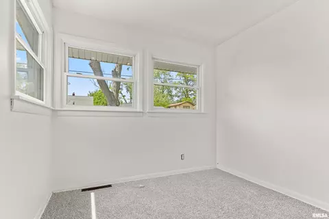 Bedroom - 110 Bess St, Washington, IL 61571 photo 6 of 10