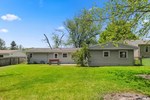 Exterior - 110 Bess St, Washington, IL 61571 photo 6 of 7