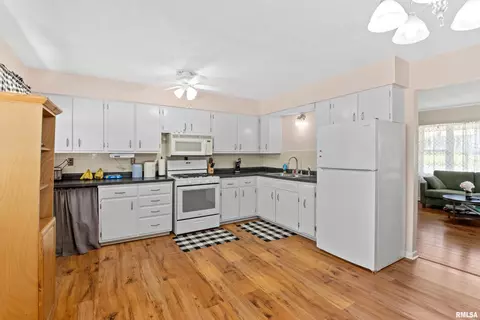 Kitchen - 110 Bess St, Washington, IL 61571 photo 2 of 3