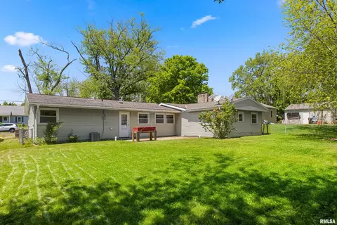 Exterior - 110 Bess St, Washington, IL 61571 photo 5 of 7