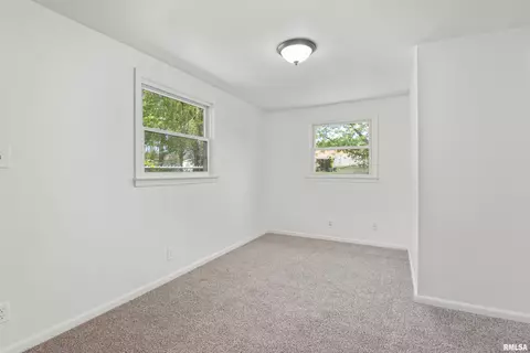 Bedroom - 110 Bess St, Washington, IL 61571 photo 2 of 10
