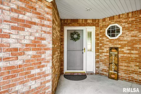 1832 Robin Ave, Morton, IL 61550