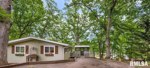 242 Greenleaf Ct, Dahinda, IL 61428