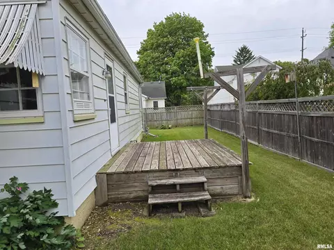 225 E Hickory St, Canton, IL 61520 photo 35