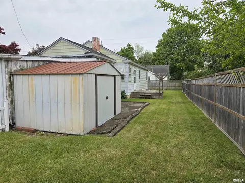 225 E Hickory St, Canton, IL 61520 photo 36
