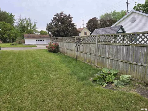 225 E Hickory St, Canton, IL 61520 photo 34