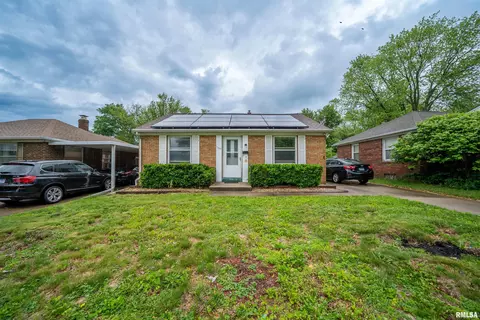 1009 E Paris Ave, Peoria Heights, IL 61616