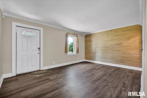 310 N 5th St, Dunlap, IL 61525 photo 5