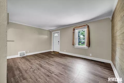 310 N 5th St, Dunlap, IL 61525 photo 6