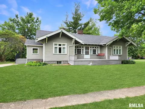 418 W Clinton St, Toulon, IL 61483