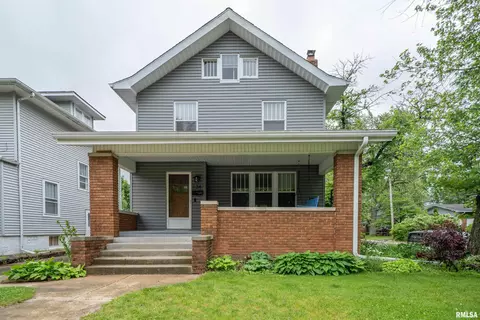134 W Hanssler Pl, Peoria, IL 61604