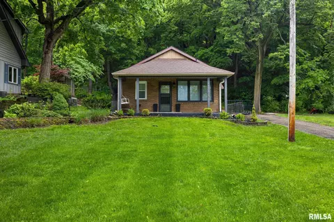 7909 N Galena Rd, Peoria, IL 61615