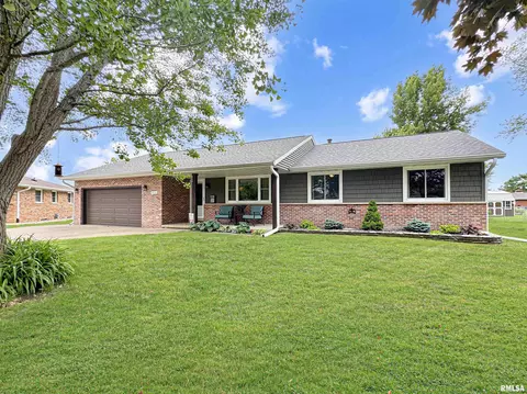 452 E Fernwood St, Morton, IL 61550