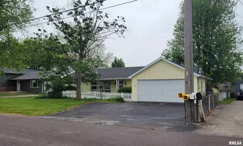 706 W Muller Rd, East Peoria, IL 61611