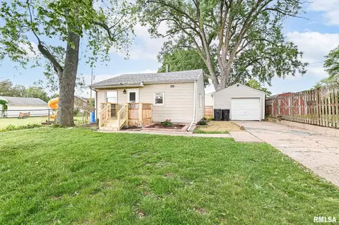 1219 Black St, Pekin, IL 61554