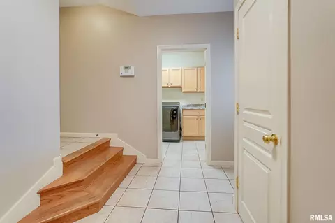 Entry Way - 100 W Windflower Way, Dunlap, IL 61525 photo 5 of 5