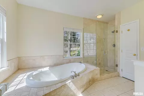 Bath - 100 W Windflower Way, Dunlap, IL 61525 photo 2 of 9