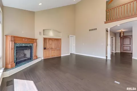 Living - 100 W Windflower Way, Dunlap, IL 61525 photo 5 of 11