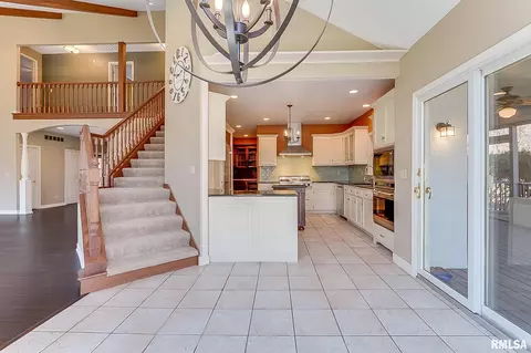 Entry Way - 100 W Windflower Way, Dunlap, IL 61525 photo 3 of 5