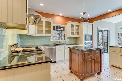 Kitchen - 100 W Windflower Way, Dunlap, IL 61525 photo 1 of 4