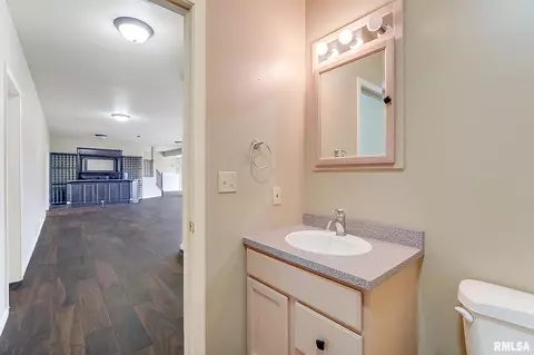Bath - 100 W Windflower Way, Dunlap, IL 61525 photo 8 of 9