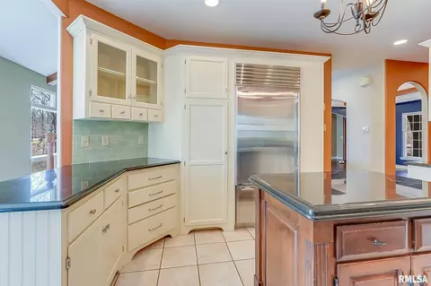 Kitchen - 100 W Windflower Way, Dunlap, IL 61525 photo 4 of 4