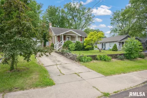 720 E Moneta Ave, Peoria Heights, IL 61616