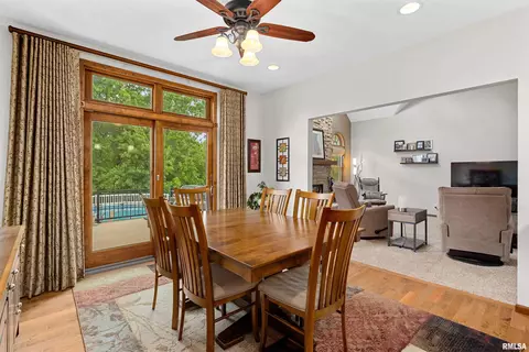 Dining - 7708 W Thorngate Dr, Mapleton, IL 61547 photo 4 of 5