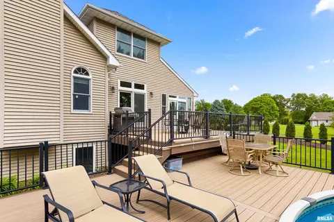 Exterior - 7708 W Thorngate Dr, Mapleton, IL 61547 photo 8 of 17