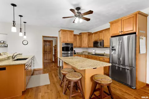 Kitchen - 7708 W Thorngate Dr, Mapleton, IL 61547 photo 2 of 5