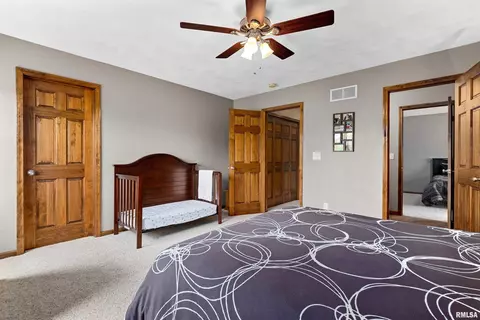Bedroom - 7708 W Thorngate Dr, Mapleton, IL 61547 photo 5 of 9