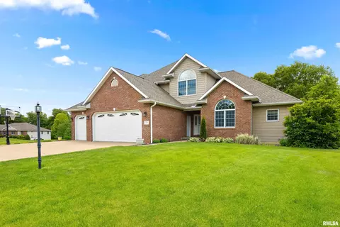 Exterior - 7708 W Thorngate Dr, Mapleton, IL 61547 photo 2 of 17