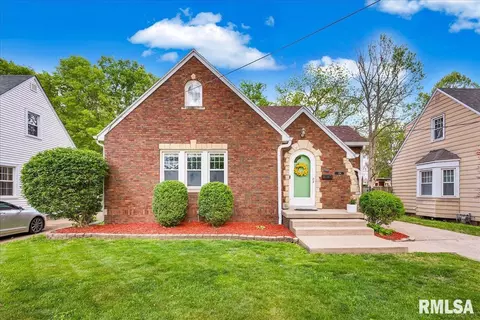 106 N Fairway Dr, West Peoria, IL 61604