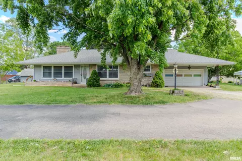 410 Radio City Dr, North Pekin, IL 61554