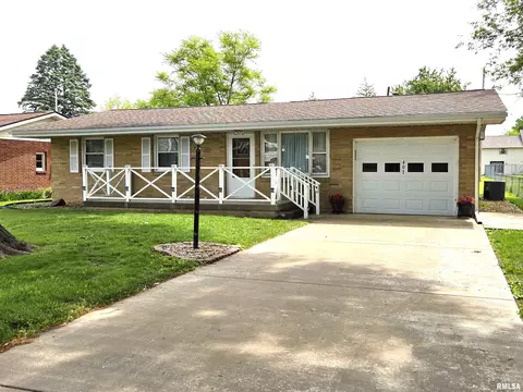 407 N 12th Ave, Canton, IL 61520
