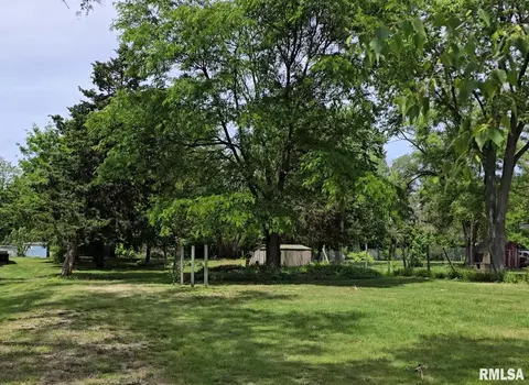 15417 N River Beach Dr, Chillicothe, IL 61523