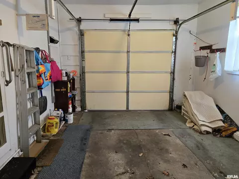 605 S Main St, Canton, IL 61520 photo 16