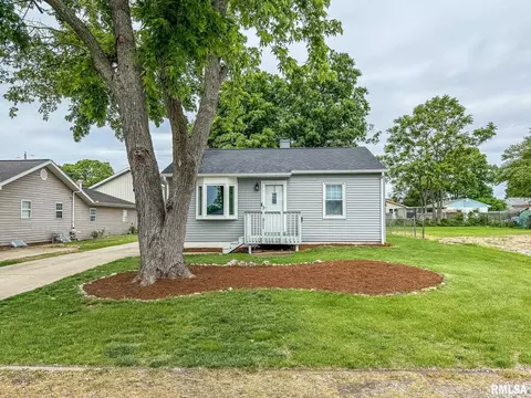 311 N 5th St, Chillicothe, IL 61523