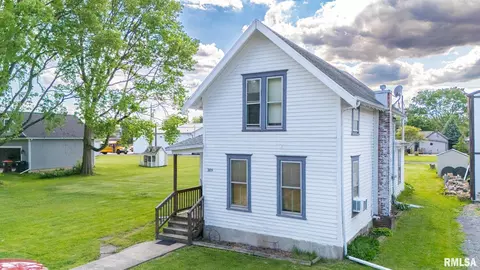 309 N 3rd St, Dunlap, IL 61525