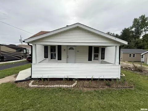 210 Minch St, South Pekin, IL 61564