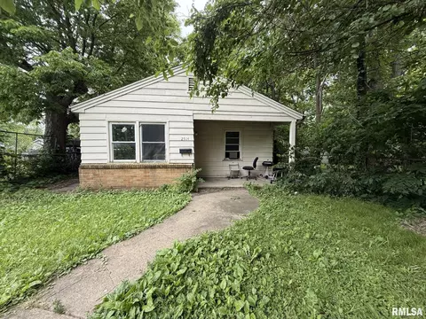 2514 W Latrobe St, Peoria, IL 61605