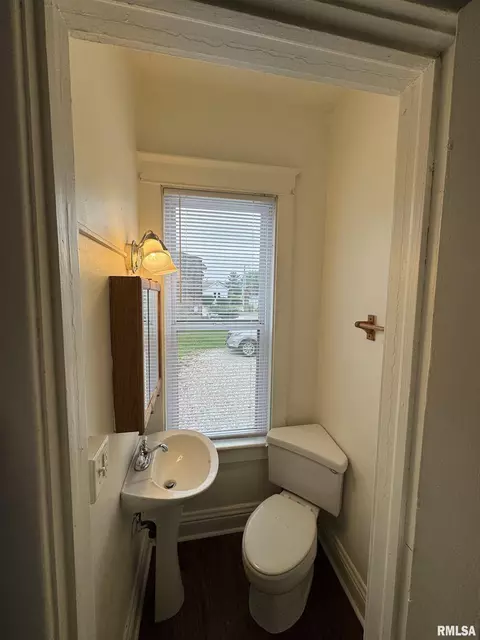 Bath - 60 E Ash St, Canton, IL 61520 photo 2 of 3