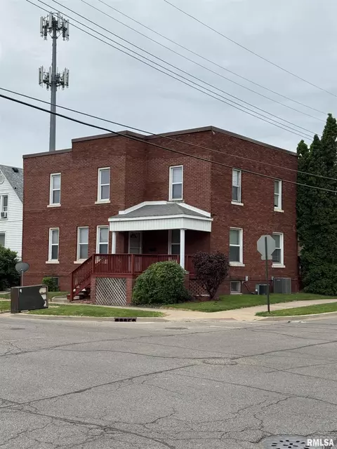 60 E Ash St, Canton, IL 61520