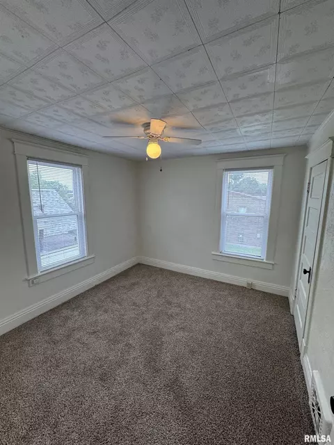 Bedroom - 60 E Ash St, Canton, IL 61520 photo 6 of 6